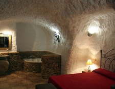 Андалусия. Отель в пещере