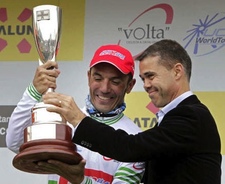 Родригес с трофеем