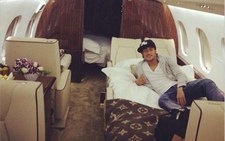 Neymar en el avión
