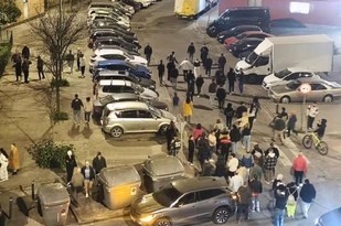 Жители Севильи организуют ночные патрули для борьбы с нелегальными парковщиками