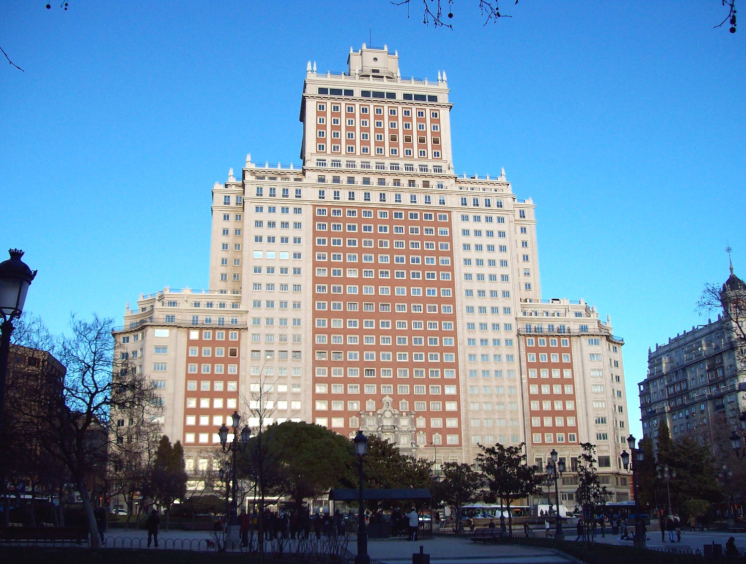 Испанцы выкупят у китайцев небоскреб Edificio España в Мадриде
